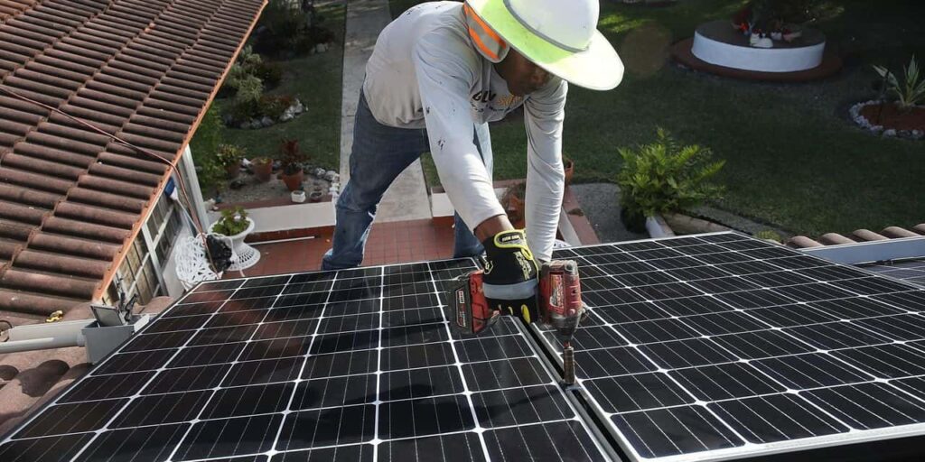 Ripple sprijină proiectele cu energie solară pentru a reduce amprenta de carbon a industriei cripto